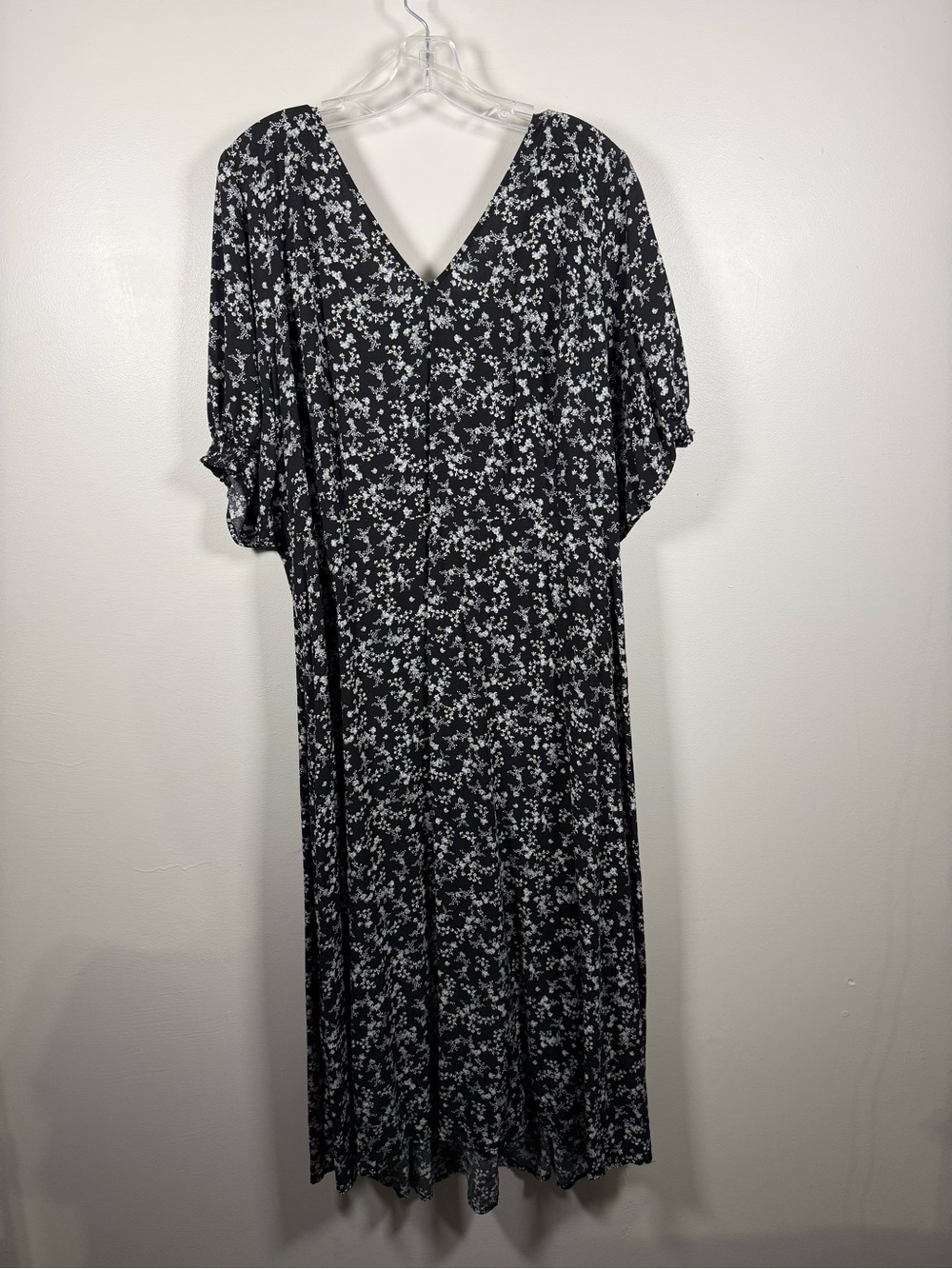 Old Navy Black and White Floral V-Neck Maxi Dress